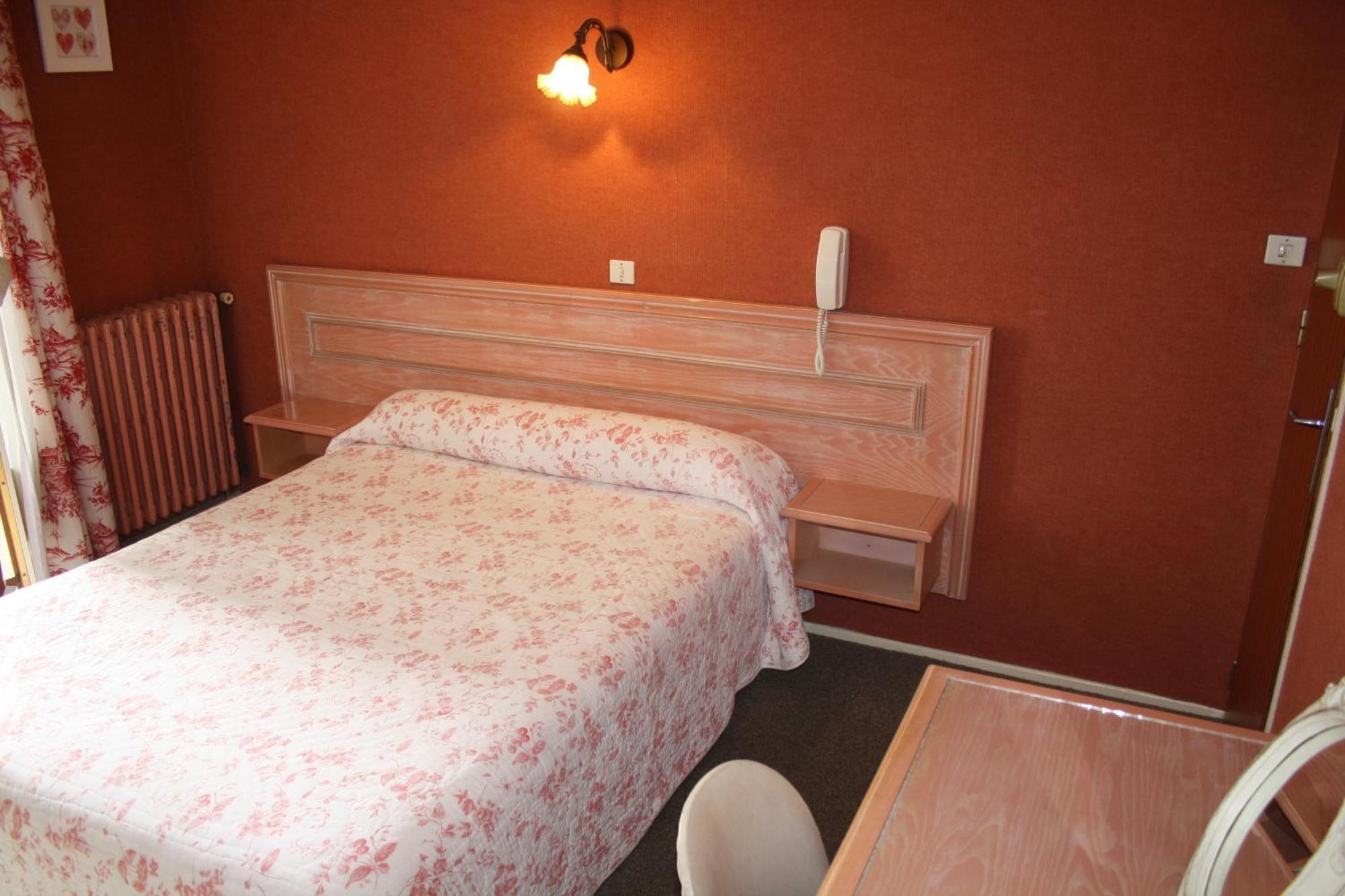 Hotel Camou